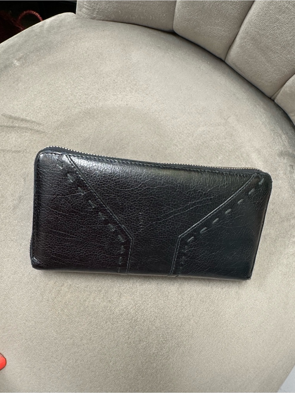 Yves Saint Laurent Paris Black Leather Zip Around Wallet with Gold Hardware - Picture 4 of 10